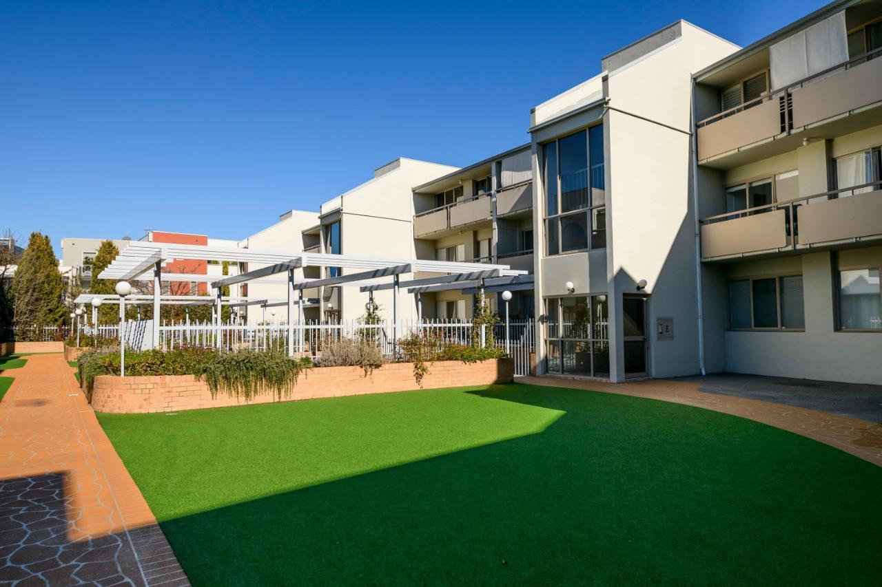 Accommodate - The Summit Canberra